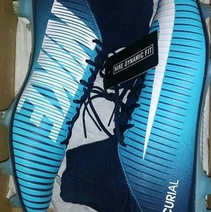 Nike mercurial soccer cleats
